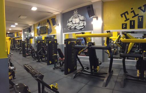 عکس باشگاه بدنسازی تیوان