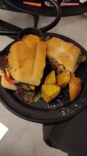 عکس باغ رستوران ویلانژ