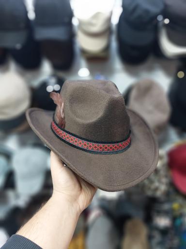 عکس فروشگاه کلاه سه کاج