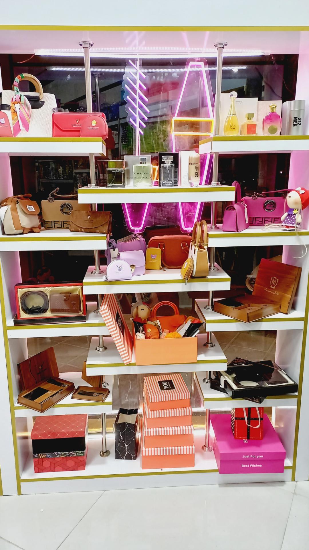 عکس لوازم آرایشی مخملی