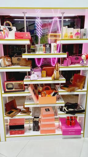 عکس لوازم آرایشی مخملی