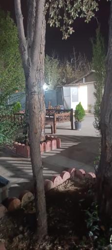عکس باغچه رستوران ایران بانو