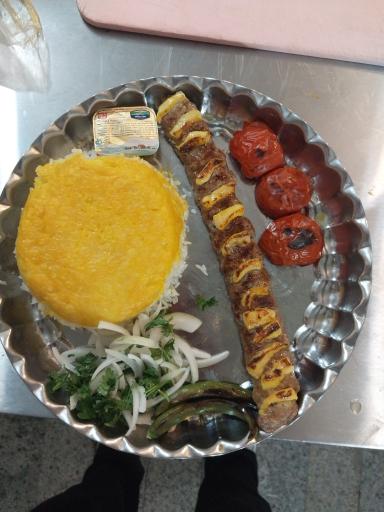 عکس تهیه غذای لیام 