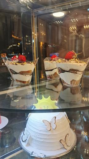 کافه قنادی رکسی