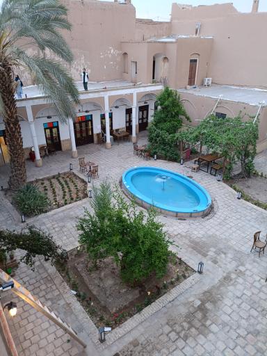 عکس کافه و اقامتگاه هور