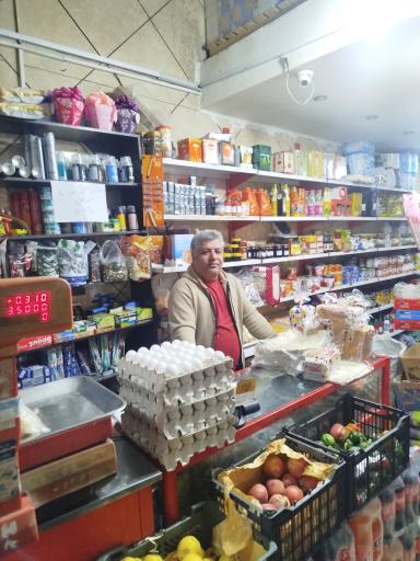 عکس فروشگاه مواد غذایی کینو