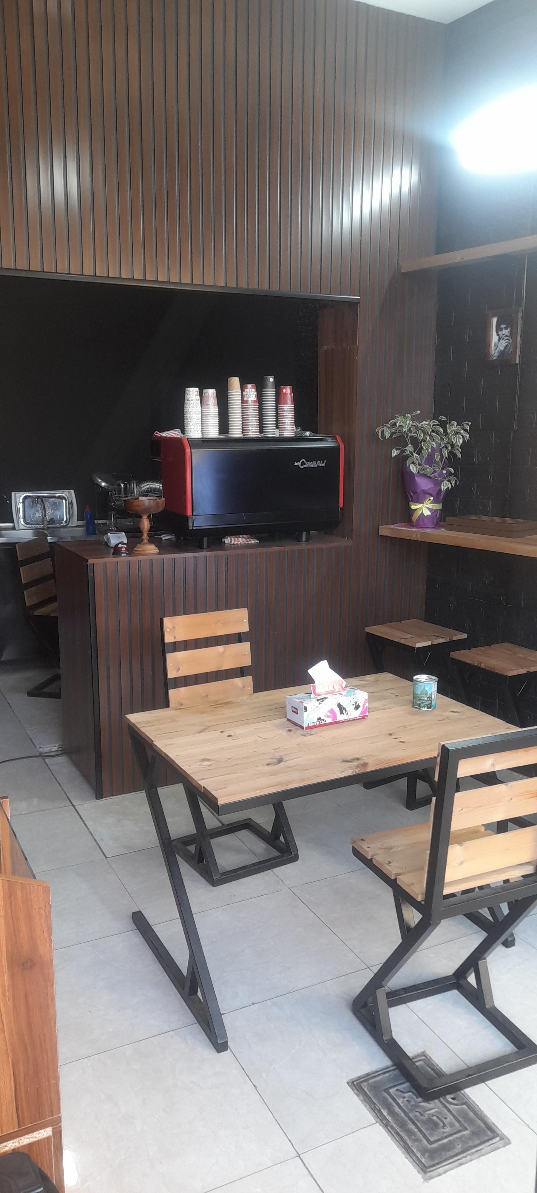 عکس کافه لئو