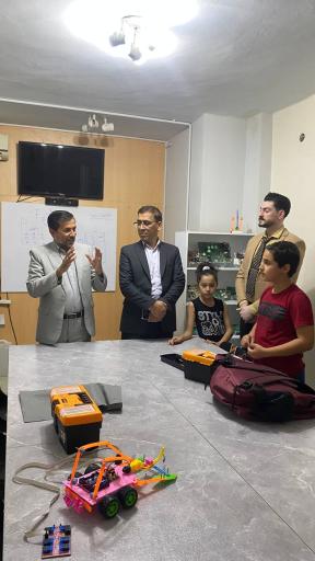 آموزشگاه رباتیک مبتکران 