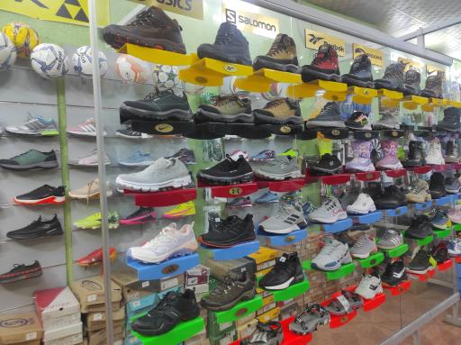 عکس فروشگاه ورزشی کارتال