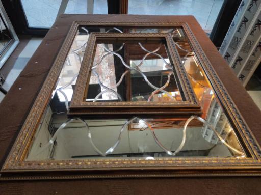 عکس شیشه قاب وآینه دربان دژ آریا