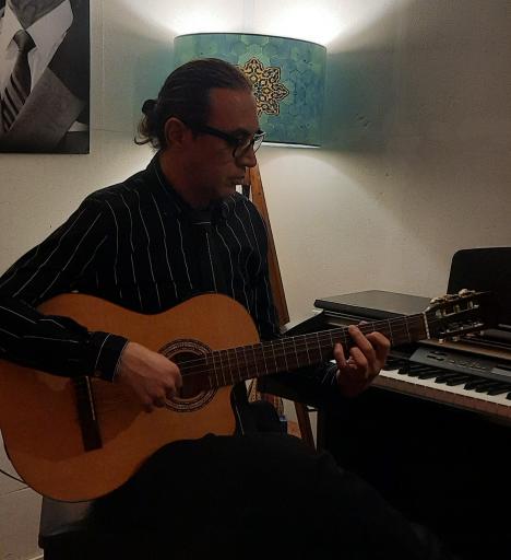 عکس آموزشگاه موسیقی هنر موسیقی