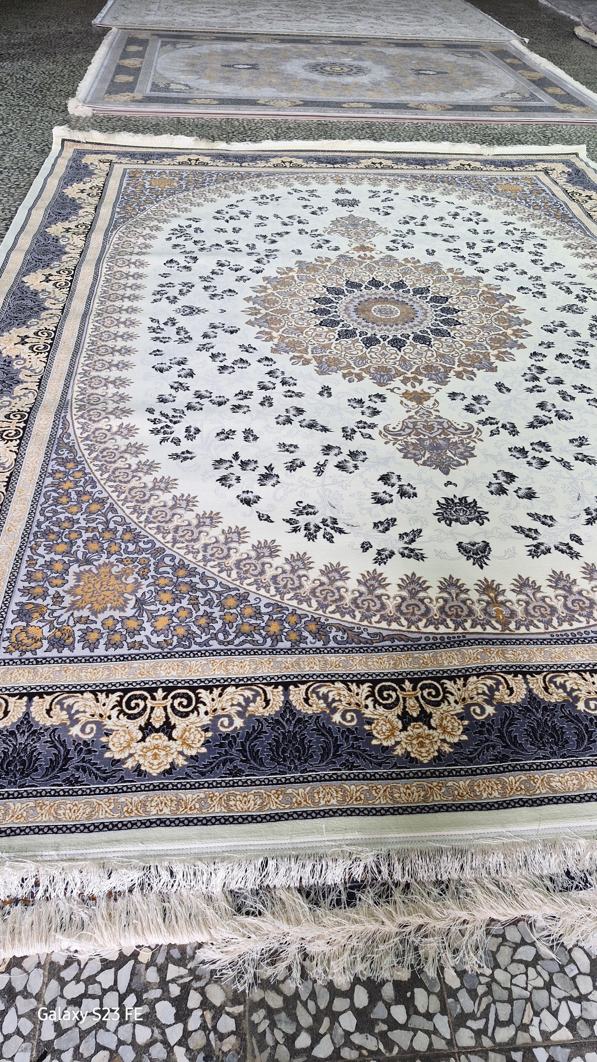 عکس انبار فرش تخفیفی جلالی