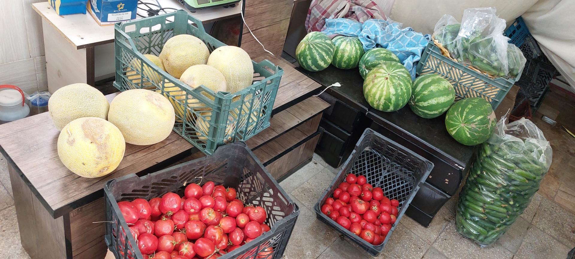 عکس میوه فروشی مهستان