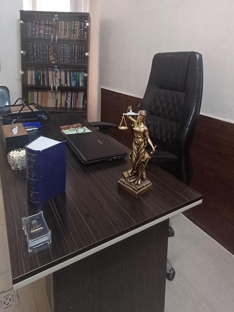 عکس دفتر وکالت مهناز حربه 