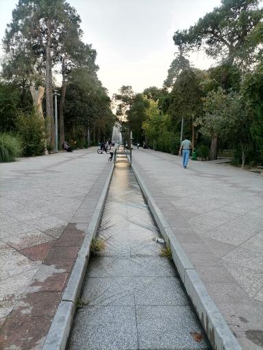 عکس بوستان و عمارت وثوق الدوله سلیمانیه