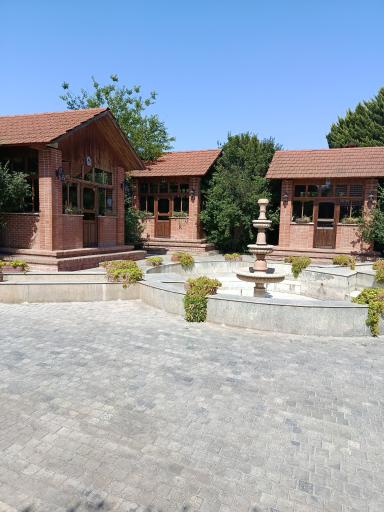 عکس باغ رستوران خوان