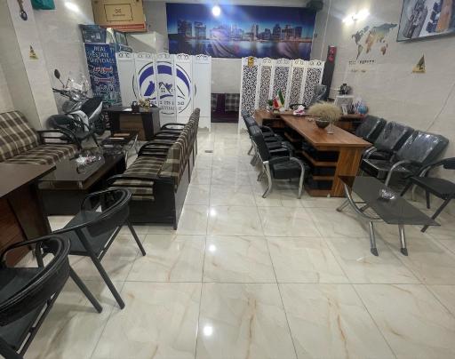 عکس مشاورین املاک شهرک