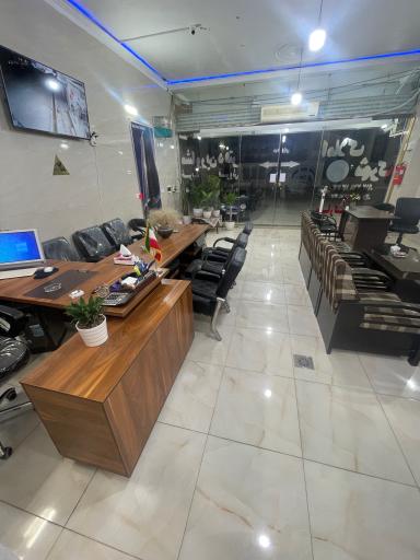 عکس مشاورین املاک شهرک