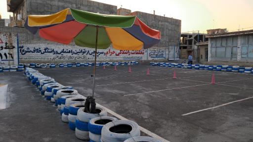 عکس مجتمع آموزشگاه رانندگی پایه سوم و موتور سیکلت فهیم