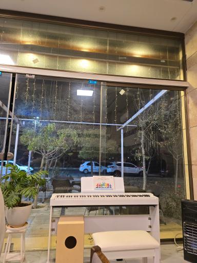 عکس کافه باقلوای همای تبریز