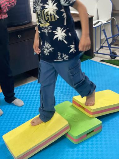 عکس کاردرمانی و گفتاردرمانی شهرک غرب علوی