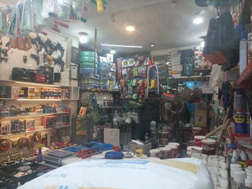 عکس رنگ و ابزار بزرگ مشکات توس