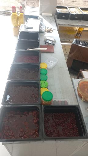 عکس فروشگاه سوغات و زیتون ایمان