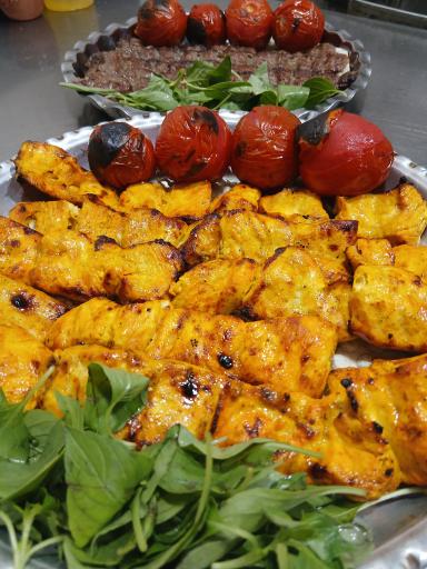 عکس تهیه غذا و رستوران کردستان