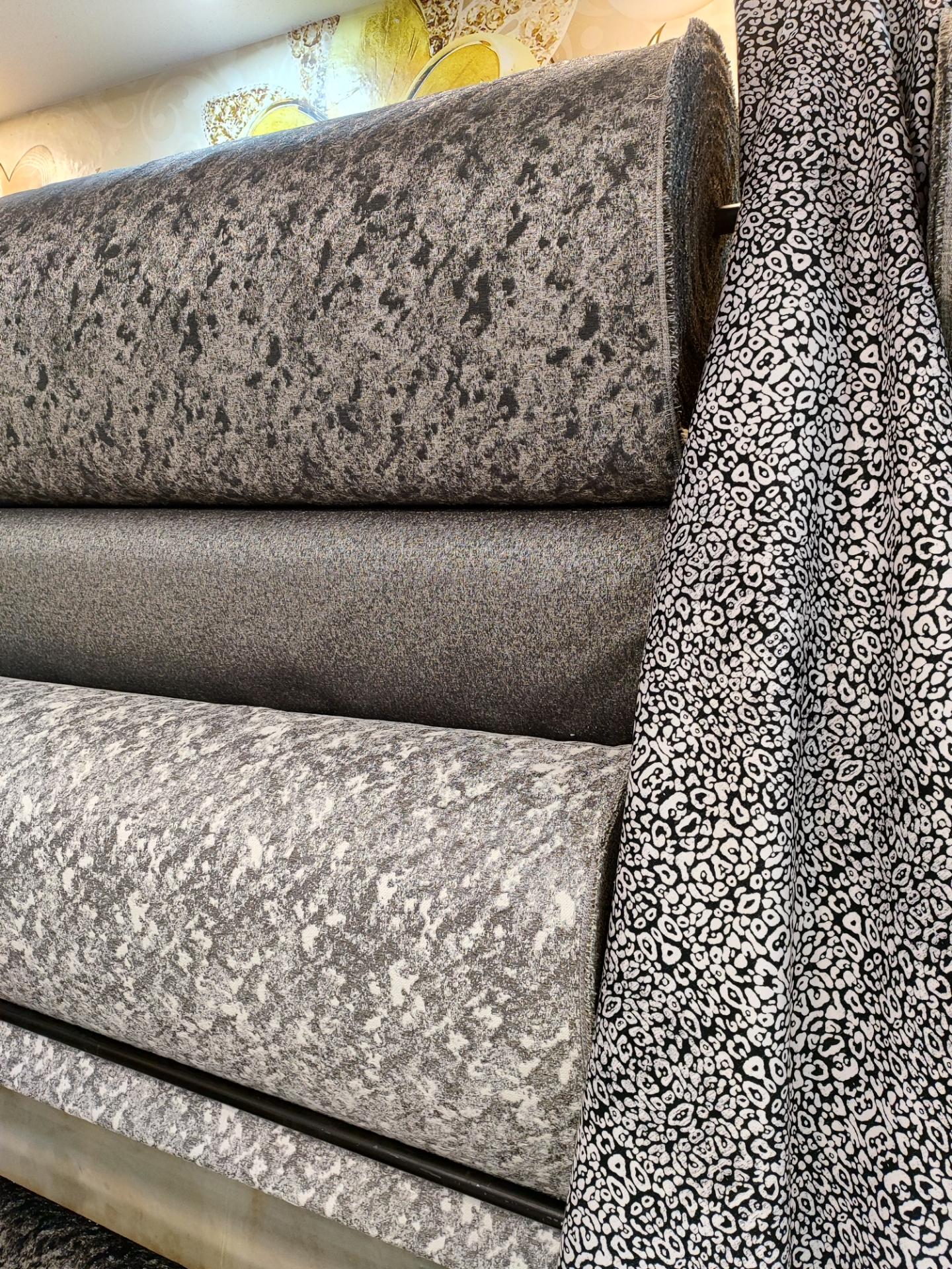 عکس پارچه مبلی آقای طرح و پارچه 