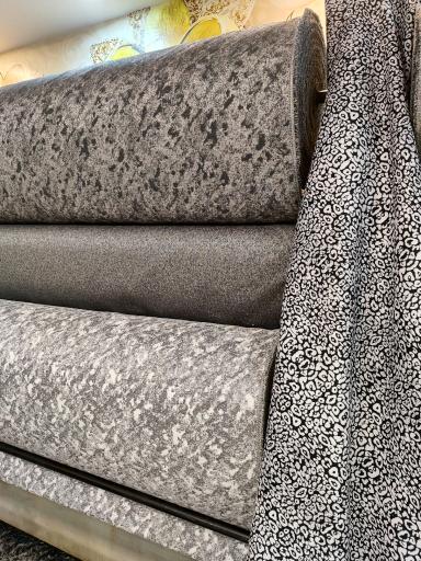 عکس پارچه مبلی آقای طرح و پارچه 