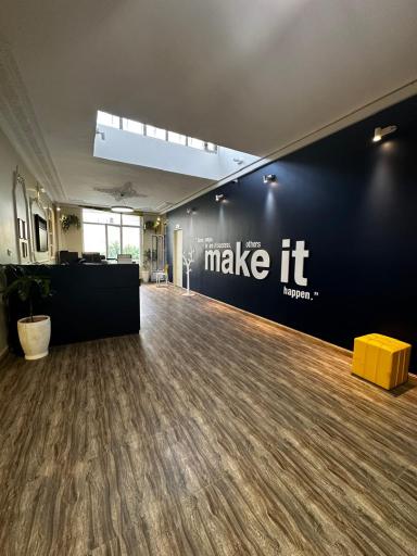 عکس زبانسرای ایران زمین