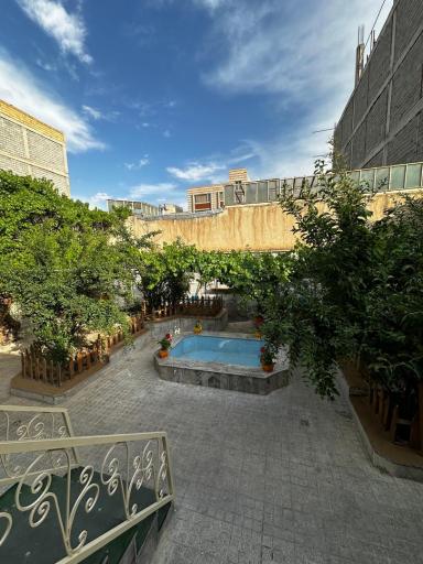 عکس زبانسرای ایران زمین