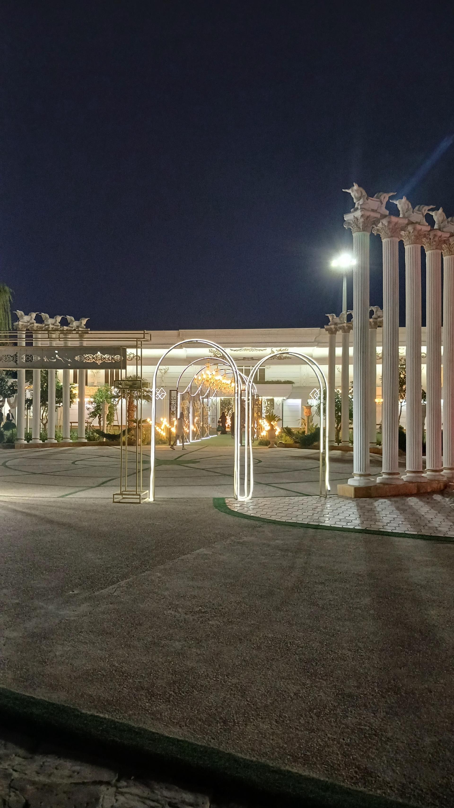 عکس باغ عمارت قصر سفید