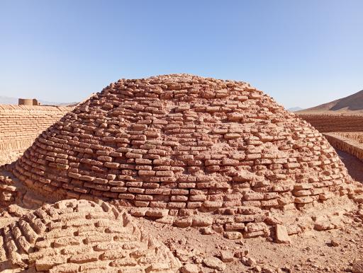 عکس کاروانسرا  پشت بادام