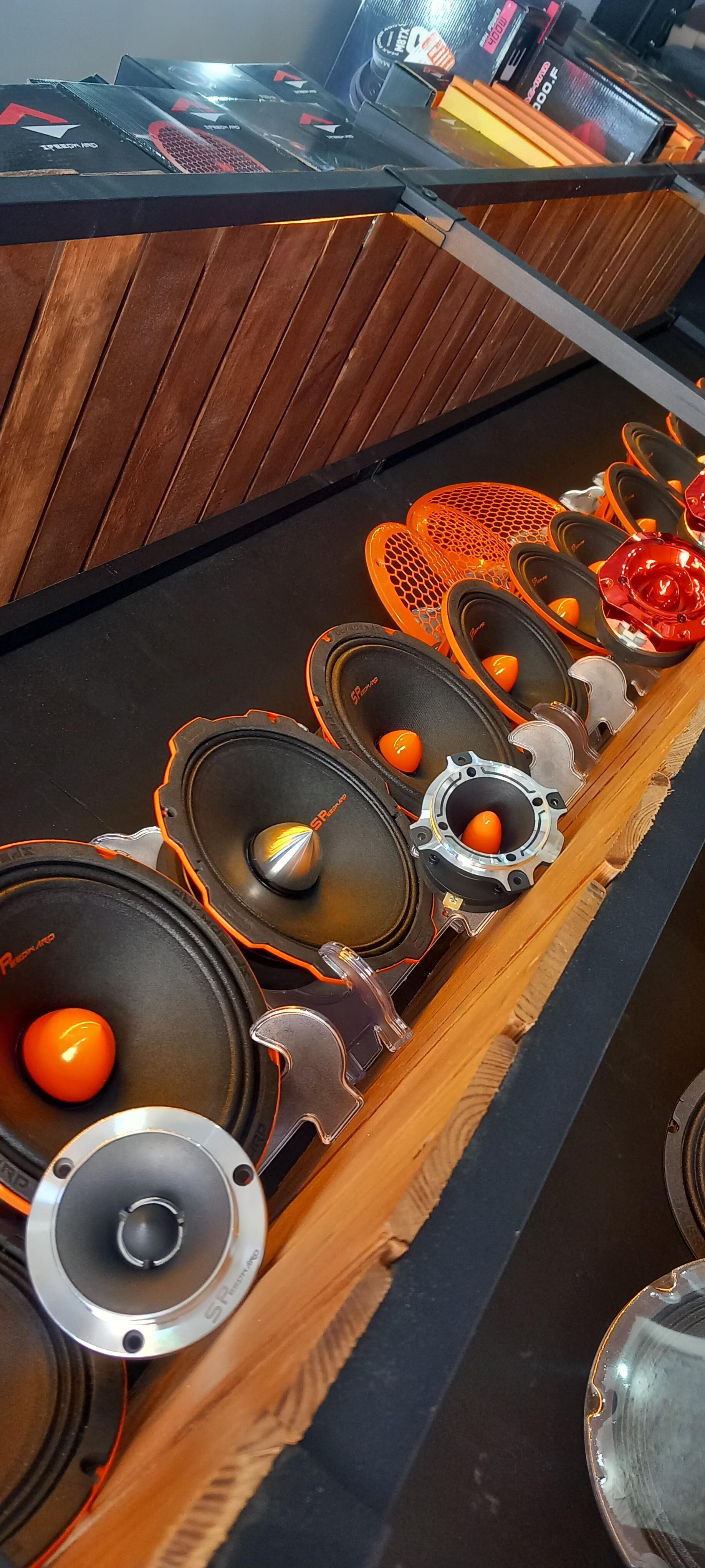 عکس استریو آداک 