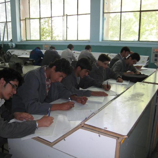 عکس کارگاه الکتروتکنیک