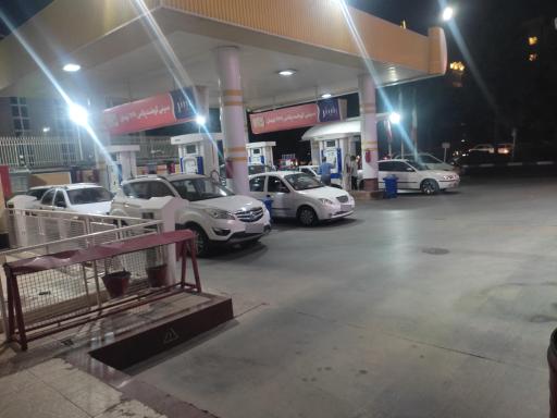 عکس پمپ بنزین