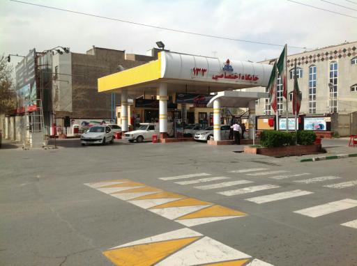 عکس پمپ بنزین