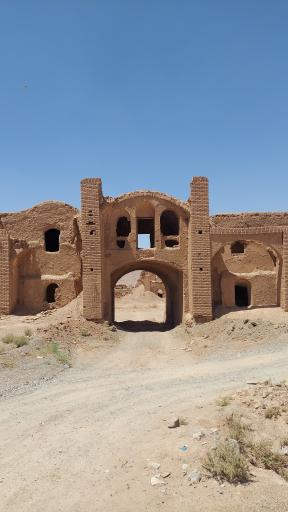 عکس کاروانسرا  پشت بادام