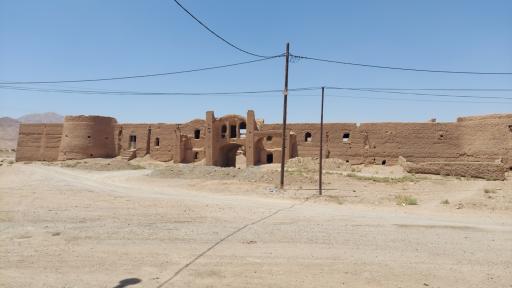 عکس کاروانسرا  پشت بادام