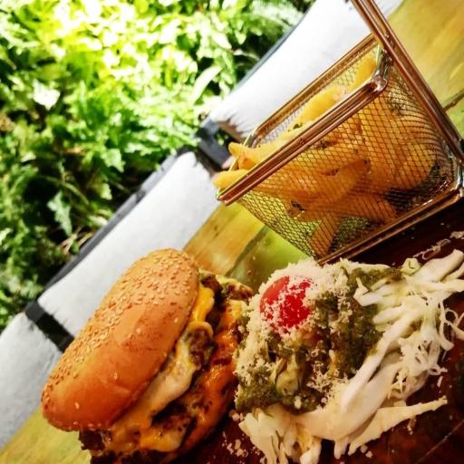 عکس کافی شاپ بهار