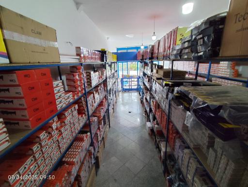 عکس مرکز پخش لوازم یدکی صادق