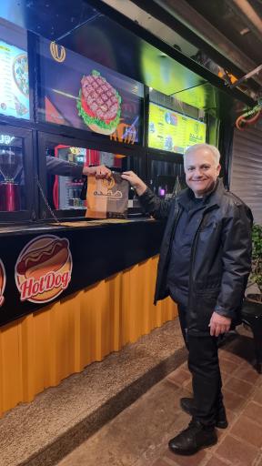 برگر زغالی هفده