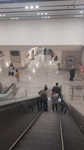 عکس ایستگاه مترو انقلاب