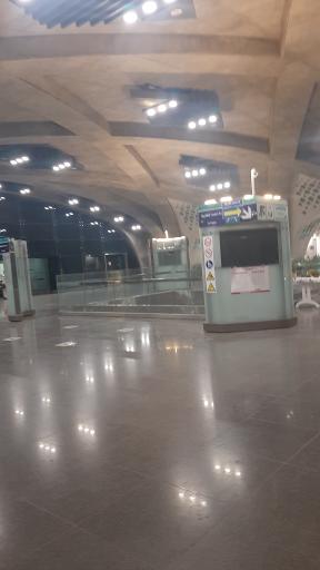 عکس ایستگاه مترو انقلاب