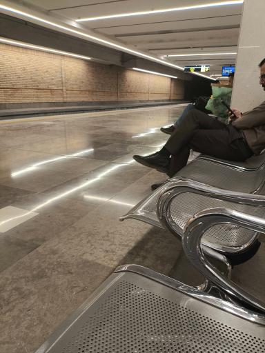 عکس ایستگاه مترو انقلاب