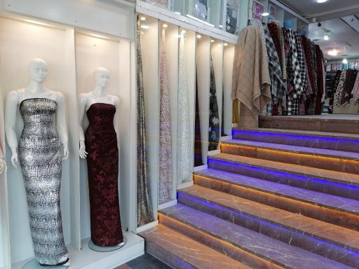 عکس پارچه فروشی و کالای خواب باقری 