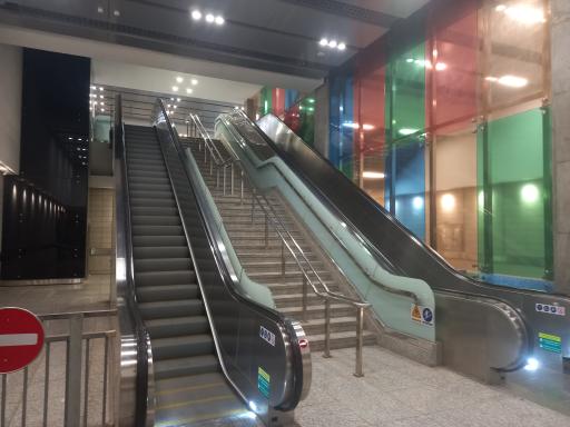 عکس ایستگاه مترو انقلاب