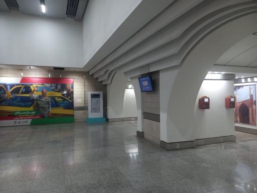 عکس ایستگاه مترو انقلاب