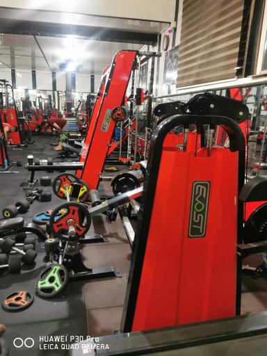 عکس باشگاه بدنسازی مردانه شهید نصرتی